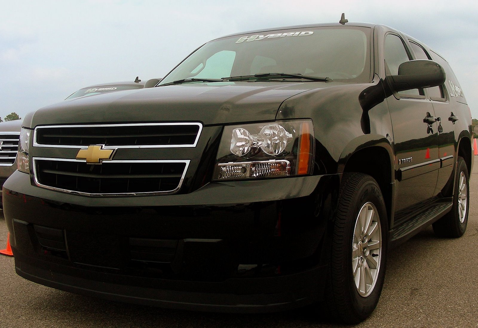 [Chevy+Tahoe+hybrid.jpg]