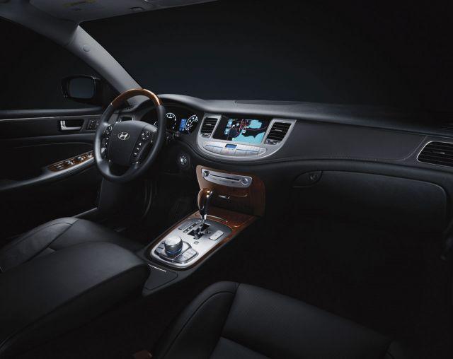 [2009-Hyundai-Genesis-Photo-Gallery-and-Details-V-640.jpeg]