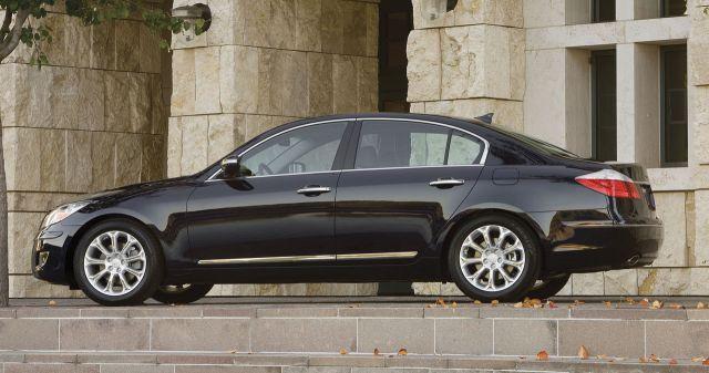 [2009-Hyundai-Genesis-Photo-Gallery-and-Details-E-640.jpeg]