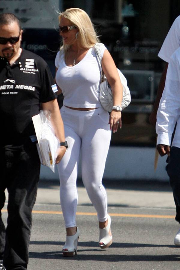 WowHollywood: CoCo Austin | in Tight White Outfit | Walking her little Doggy