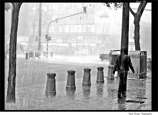 Llueve en Bogotá - César Arroyo
