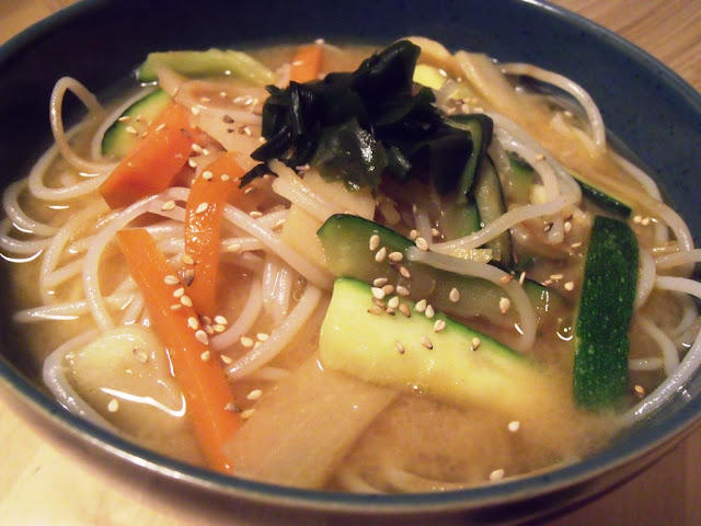 Korean Miso Soba Soup - * - Koreanische Miso Soba Suppe