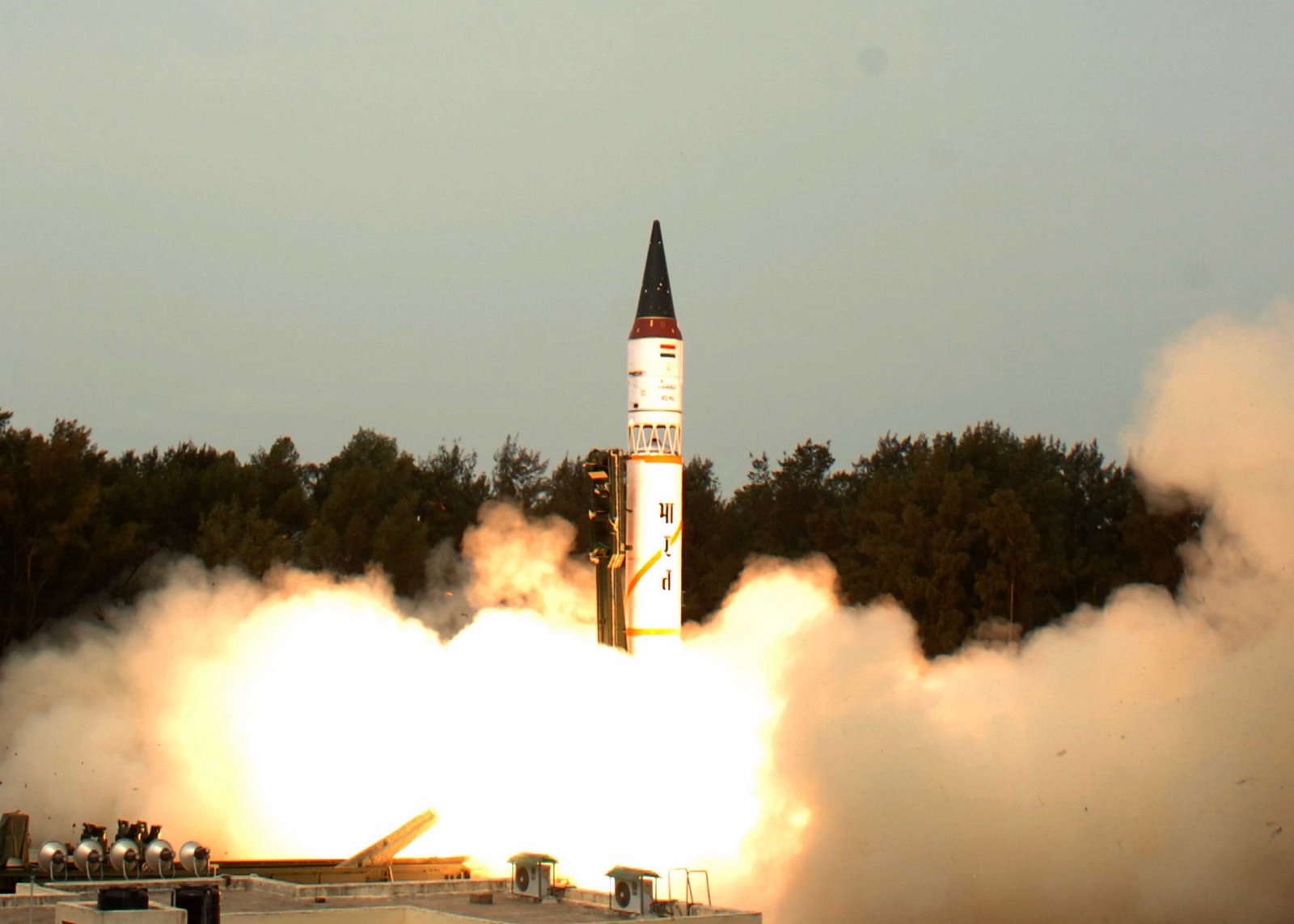 [AGNI+3+LAUNCH01-775668.JPG]