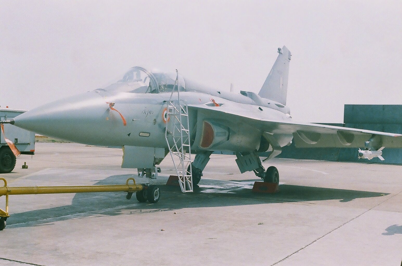 [01060004-753574.jpg]
