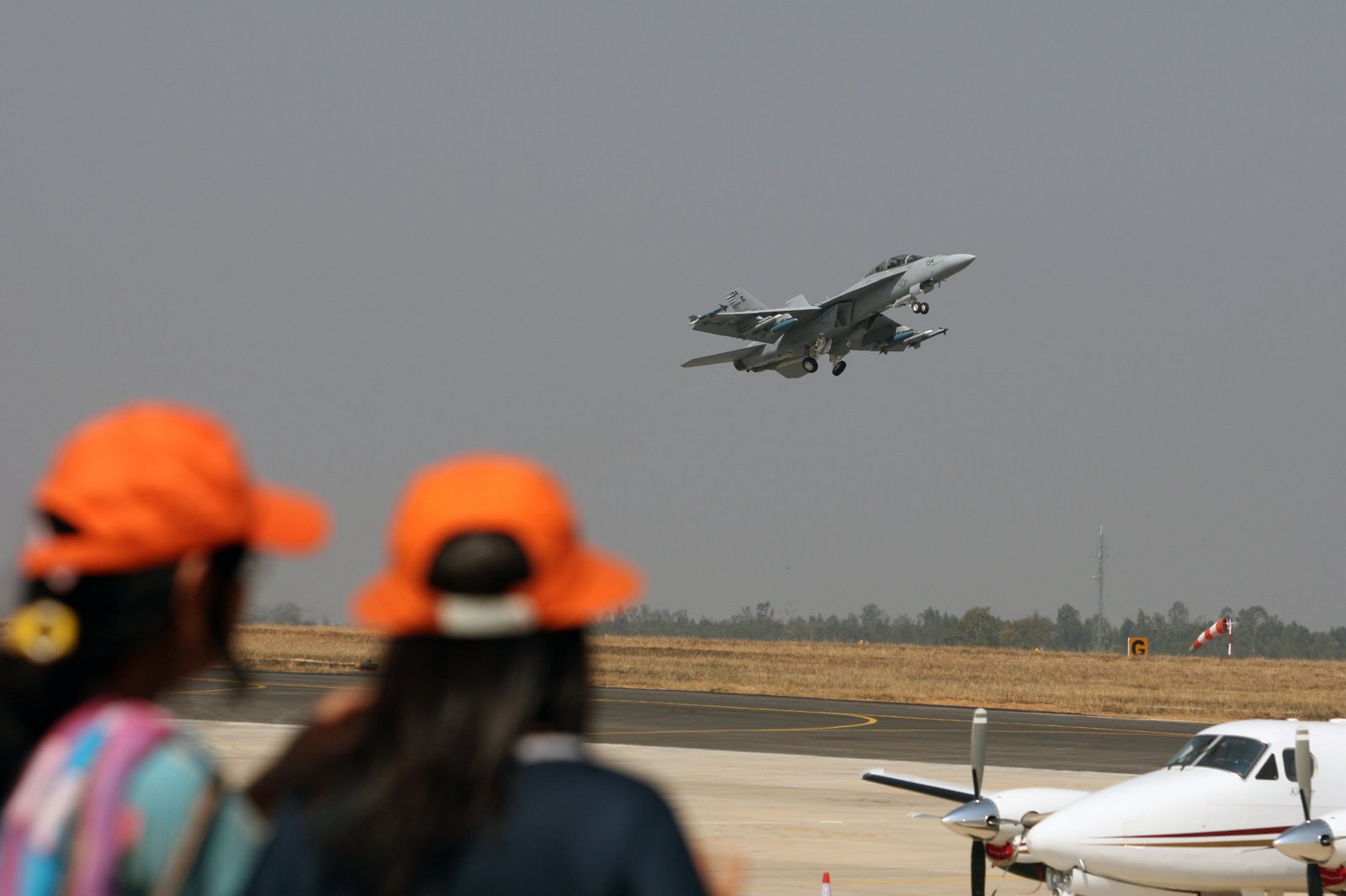 [AERO+INDIA+(14)-715433.JPG]