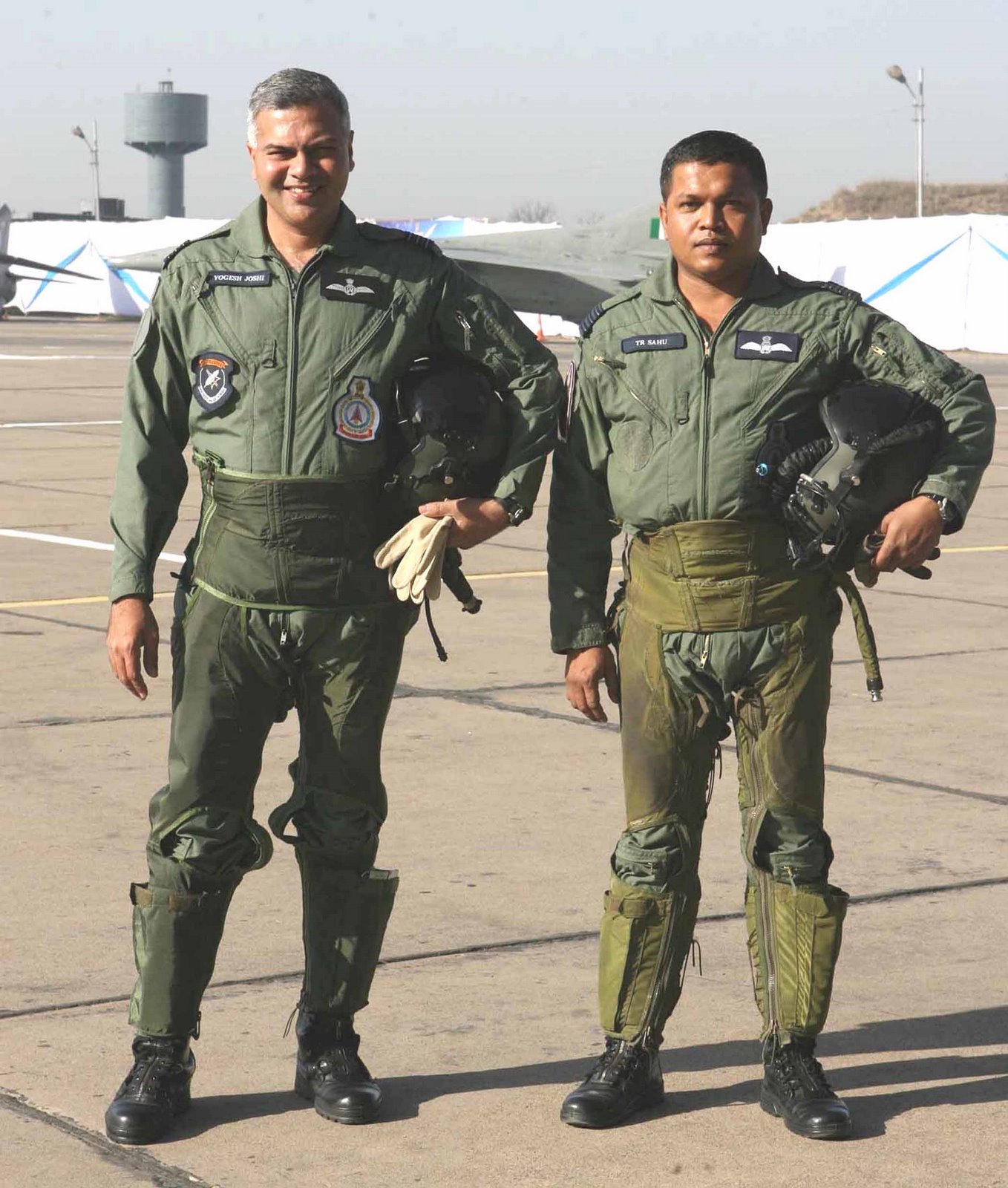 [pilots+2-706560.JPG]