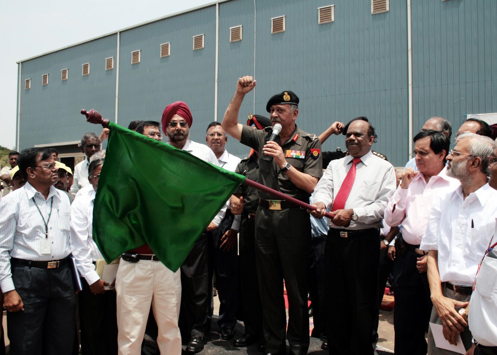 [FLAGGING+OFF-733958.JPG]