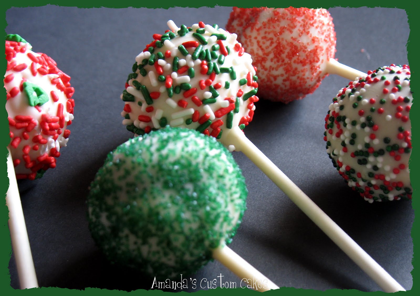 Amanda's Custom Cakes: Christmas Cake Pops!!