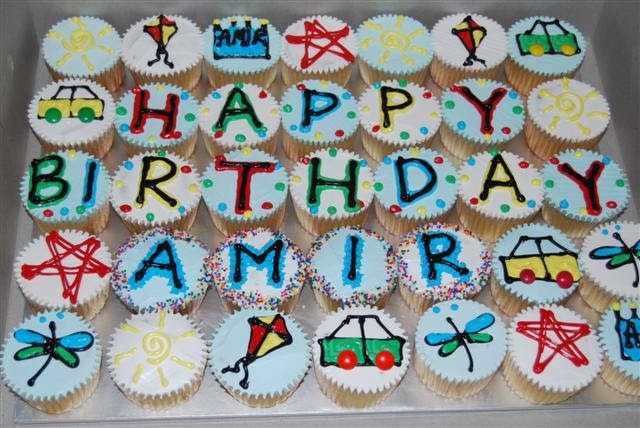 С рождением эмир. С днём рождения Амир. Открытки с днём рождения Амиру. Амир с днем рождения открытка. Торт с днем рождения Амир 6 лет.