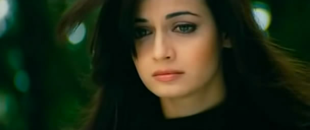 [hum+tum+aur+ghost1.jpg]