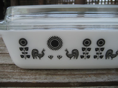 Six Balloons Vintage Delights: Vintage Pyrex Promotional Rooster Pan