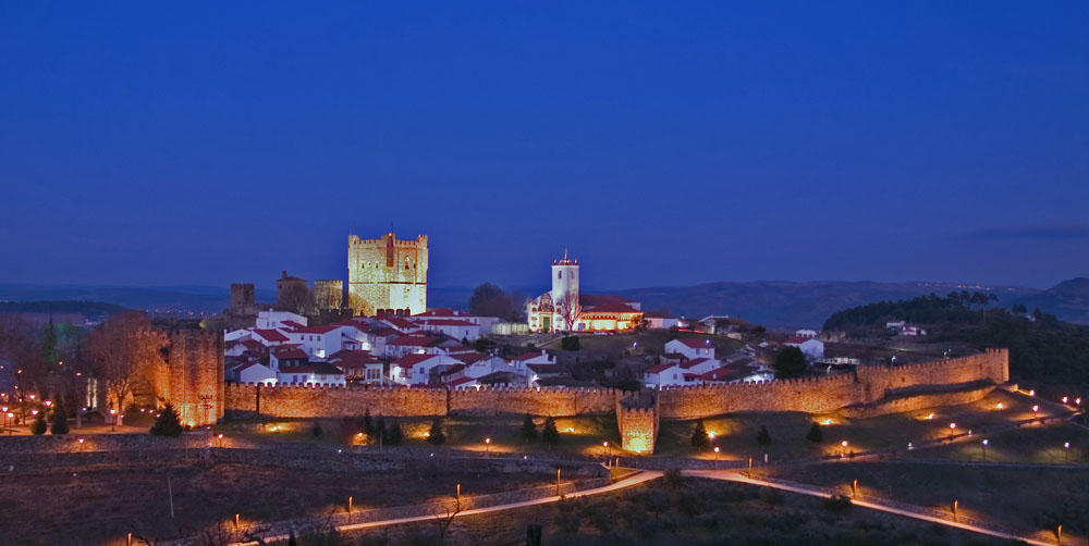 [CASTELO+DE+BRAGANÃ‡A.jpg]