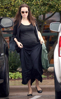 Pregnant Angelina Jolie Carrying Twins