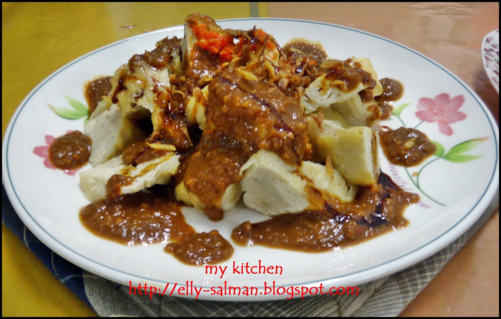 my messy kitchen: batagor