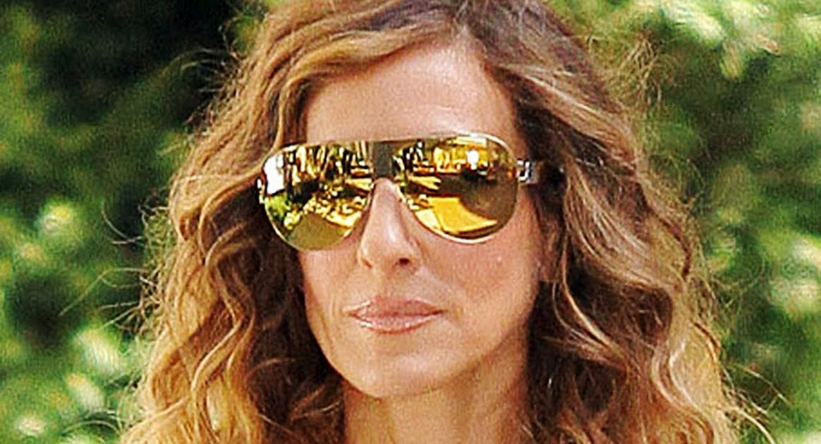 Runway To Retail Runway To Retail Sarah Jessica Parker S Gold Aviator Sunglasses On Sex And