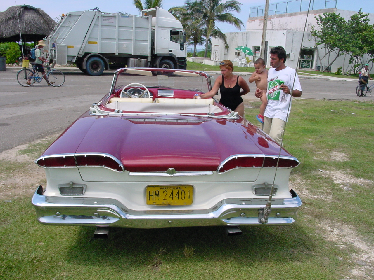 PHOTOS OF VINTAGE AMERICAN CARS IN CUBA - LUMIKA.ORG: TRAVEL
