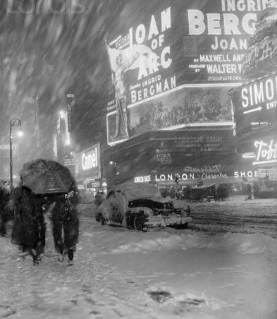 [snow+times+square.jpg]
