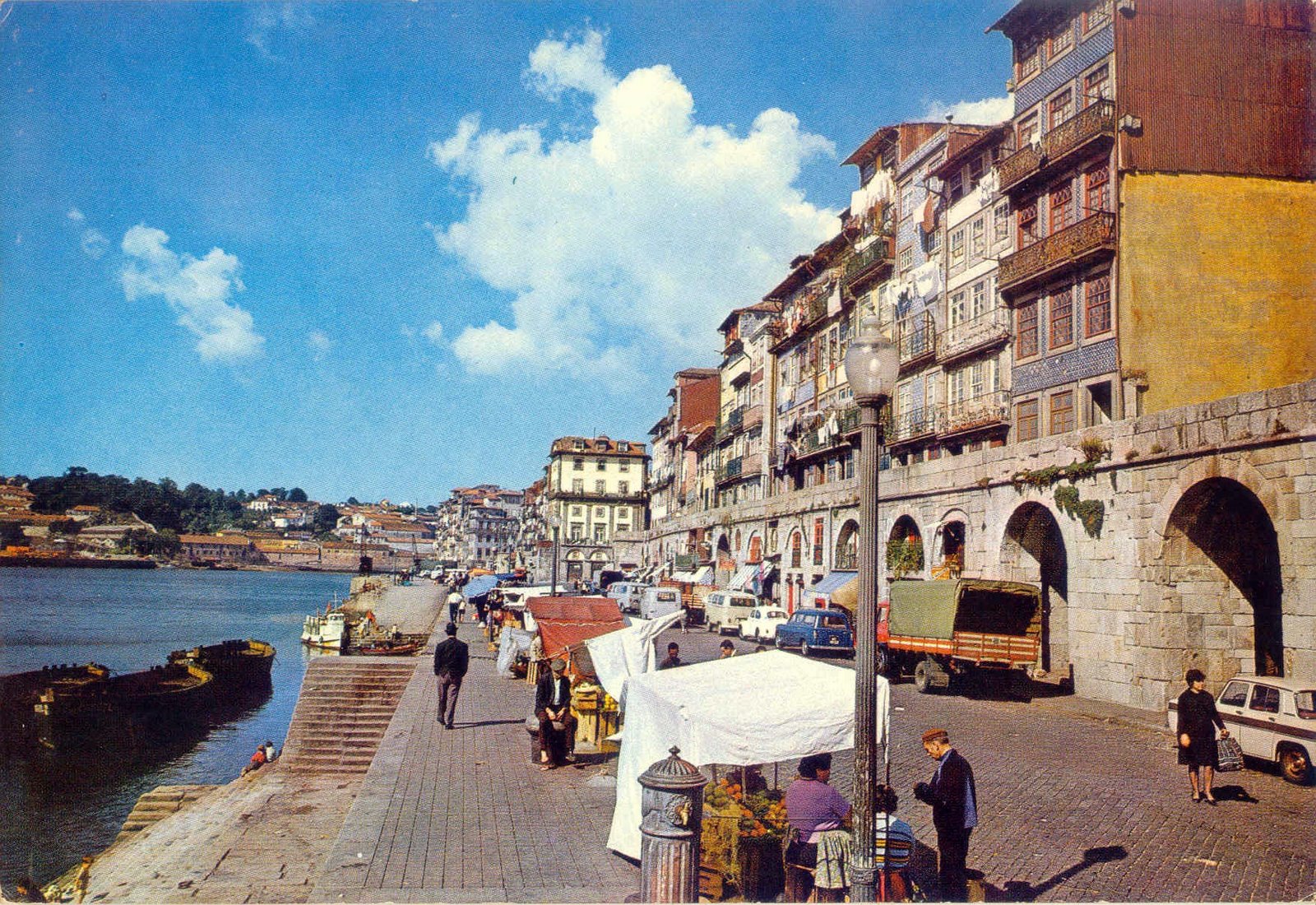 [Porto+-+Mercado+da+Ribeira+(p).jpg]
