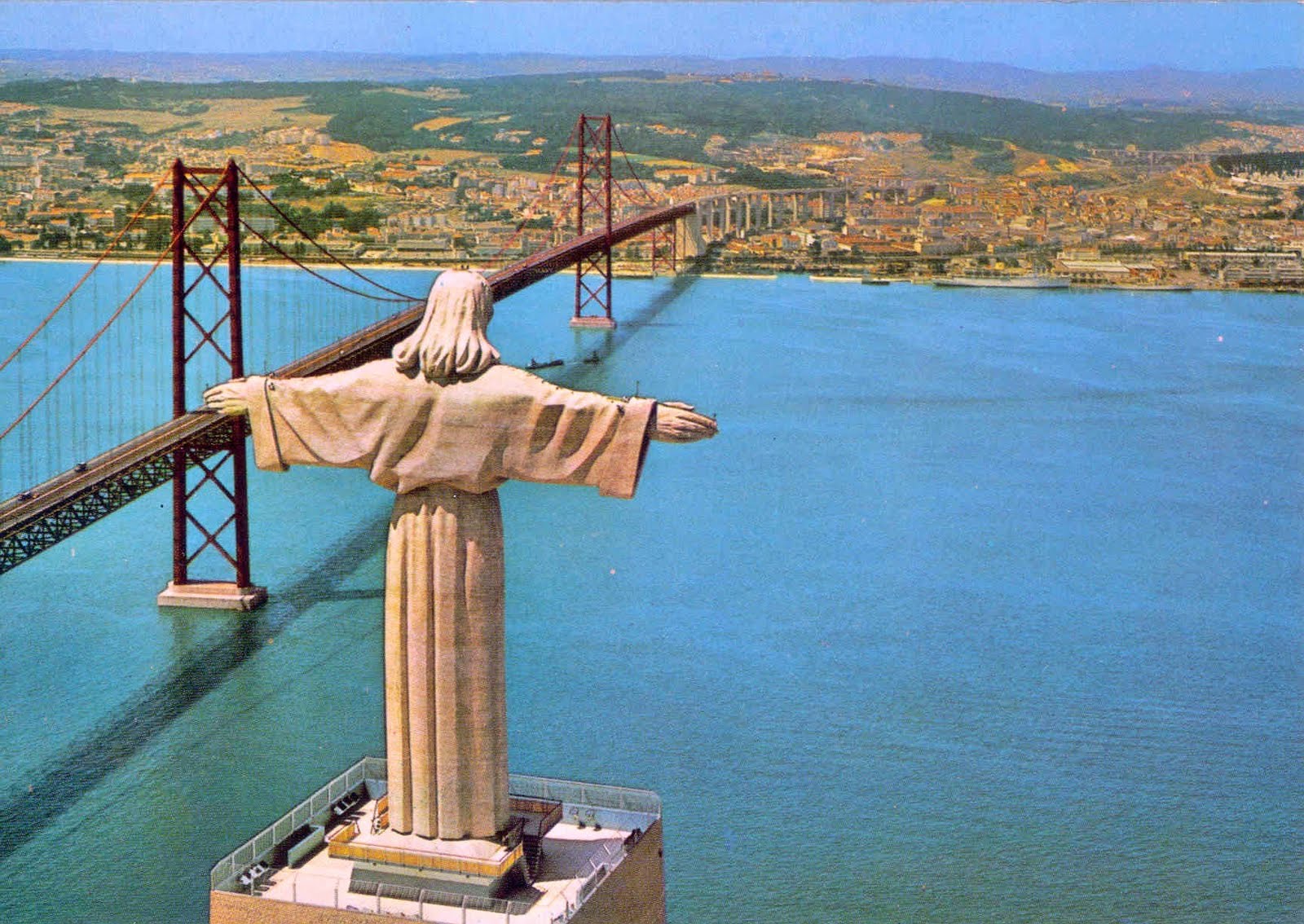 [Lisboa+-+Vista+do+Cristo-Rei+(p).jpg]
