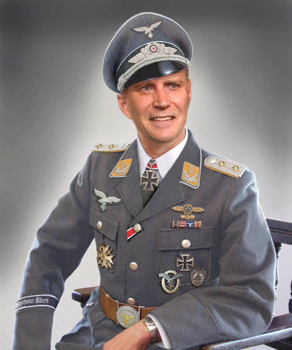 Luftwaffe Officer Uniform 10