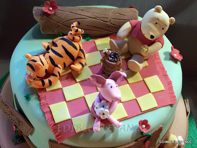 Winnie The Pooh Pictures Gallery: Winnie The Pooh Cake Decorations