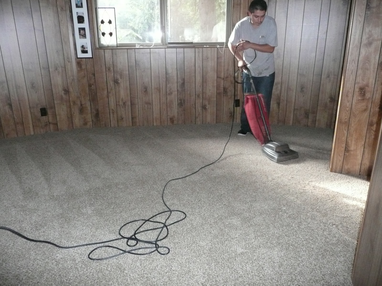Yurt remodel 2011 Carpet installation, spreading gravel and reclaiming