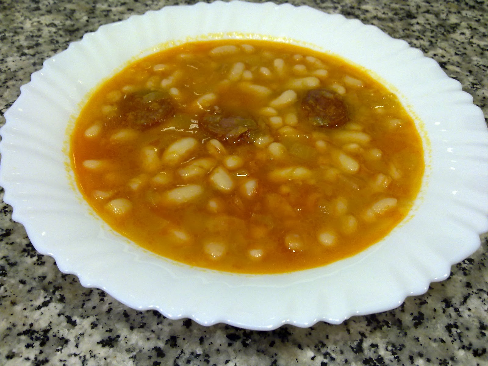 Alubias De Bote Con Chorizo