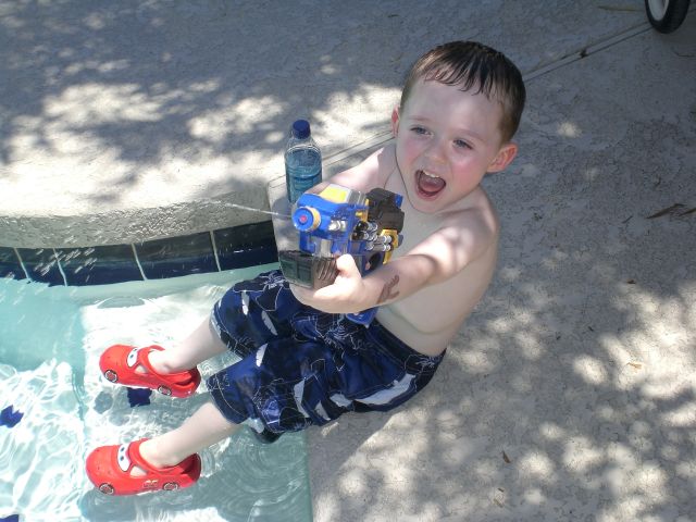 squirt gun wars!!!