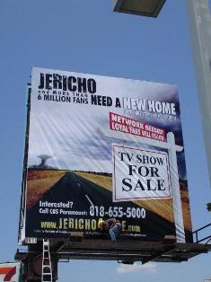 La valla publicitaria de Jericho ya esta puesta