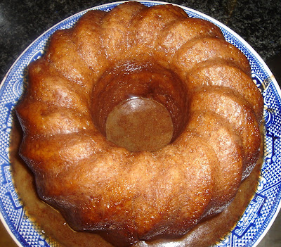 CinnamonBunCake2.JPG