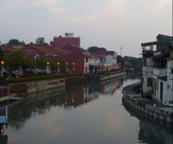 [250px-Malacca_river1.jpg]
