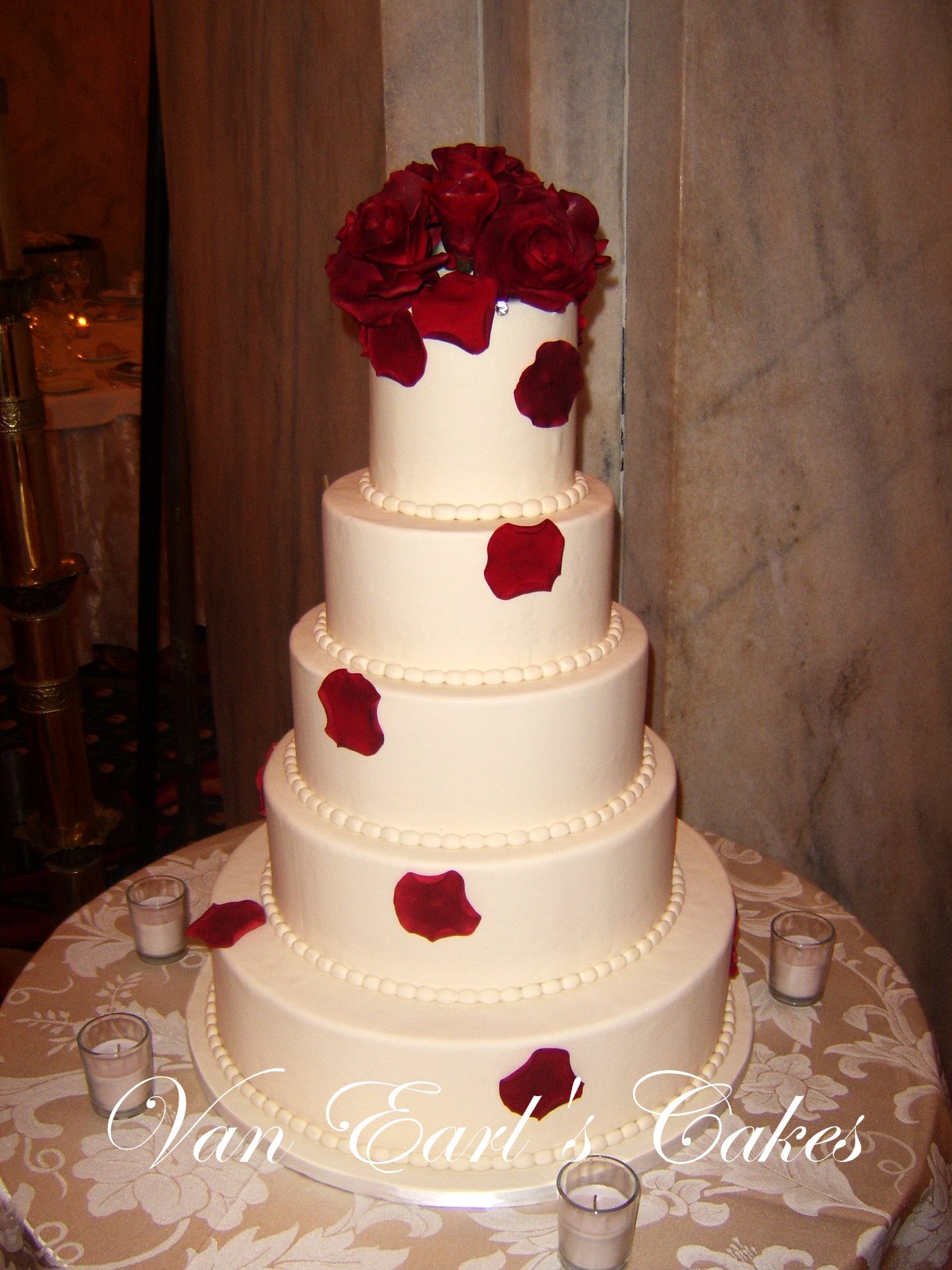 Van Earl s Cakes  Red  Rose  Wedding  Cake 
