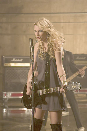 [taylor+swift+pictures+to+burn+lyrics+3.jpg]