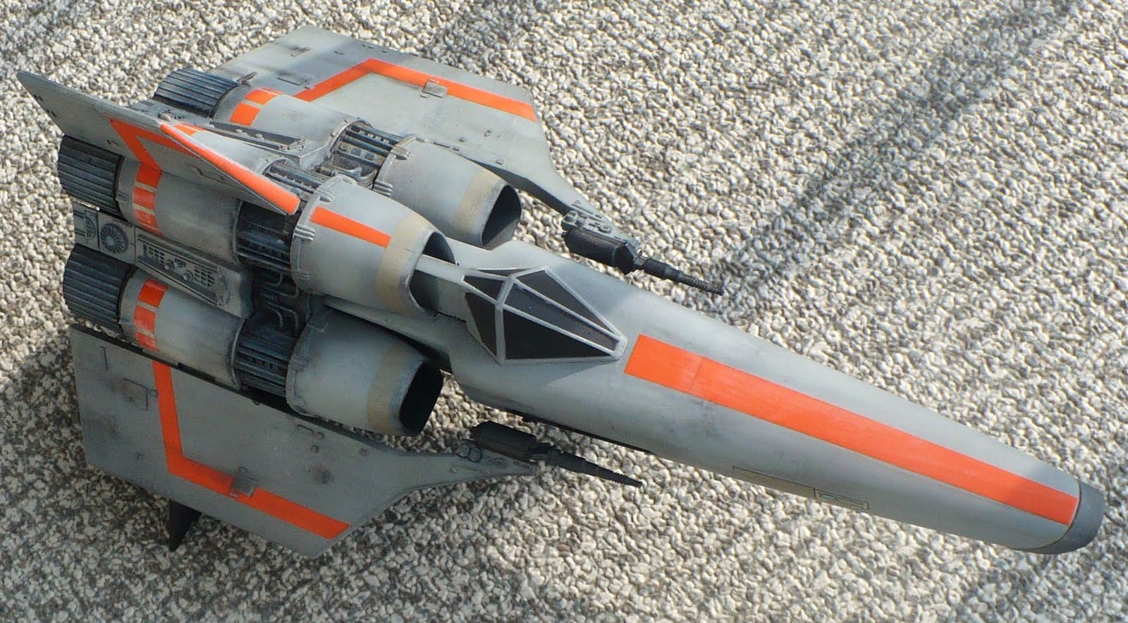 The Great Canadian Model Builders Web Page!: Colonial Viper