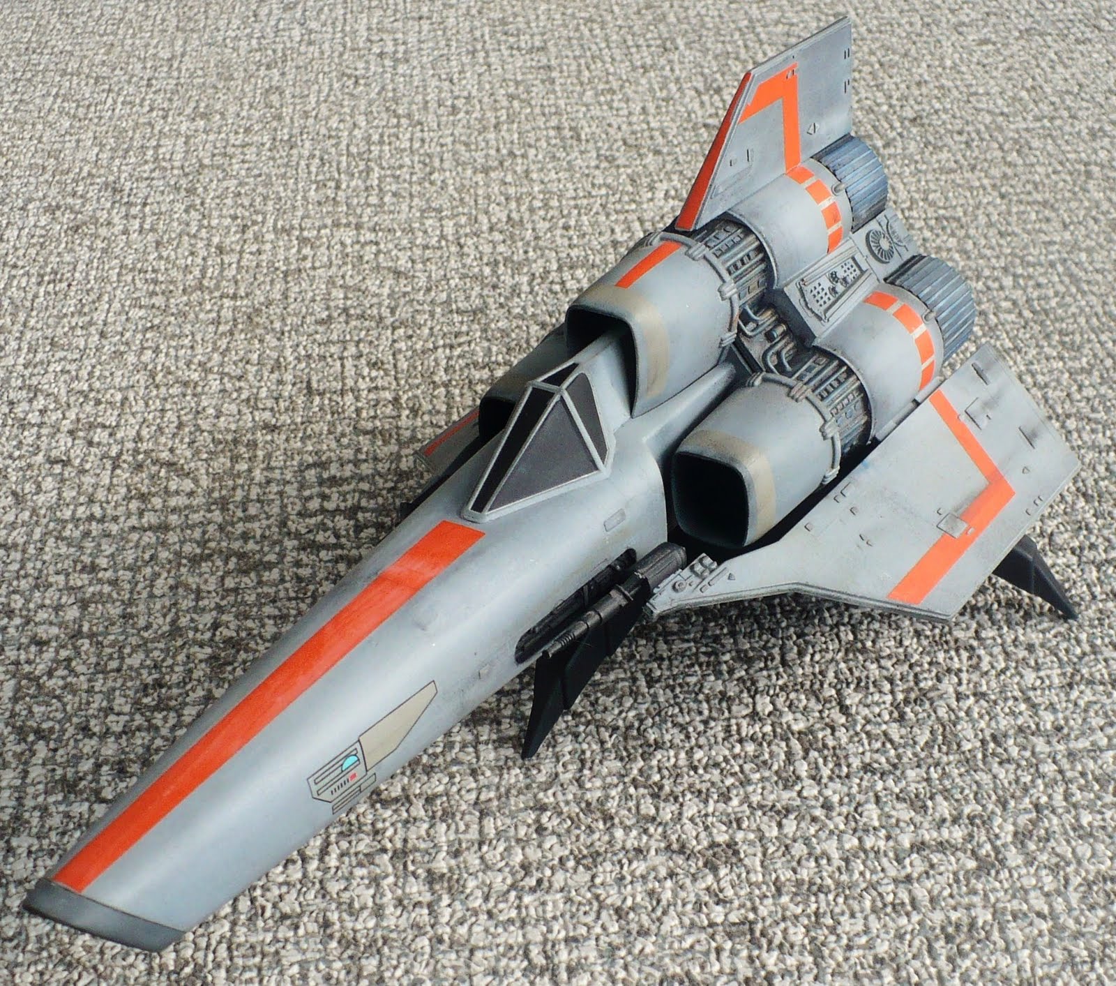 The Great Canadian Model Builders Web Page!: Colonial Viper