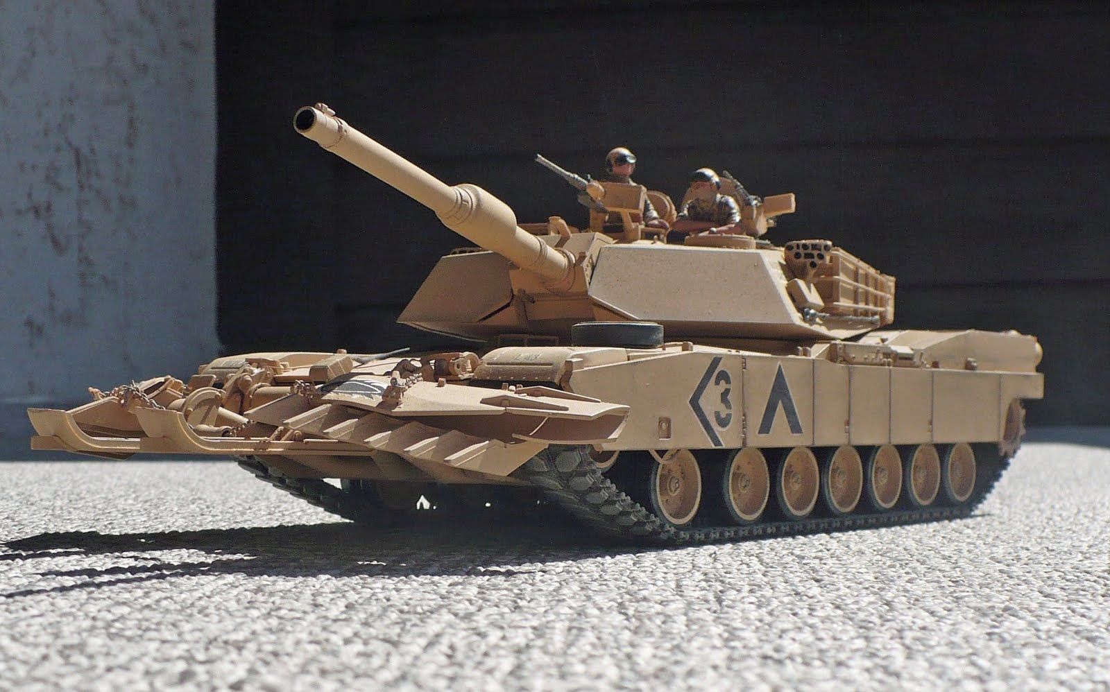 The Great Canadian Model Builders  Page! Abrams