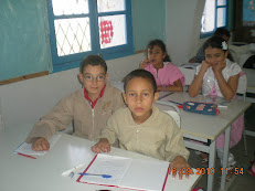 Ghaith Sghaier et Rayene Chebaane en classe avec leurs amis!