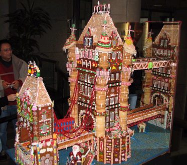 [gingerbreadhouses.jpg]