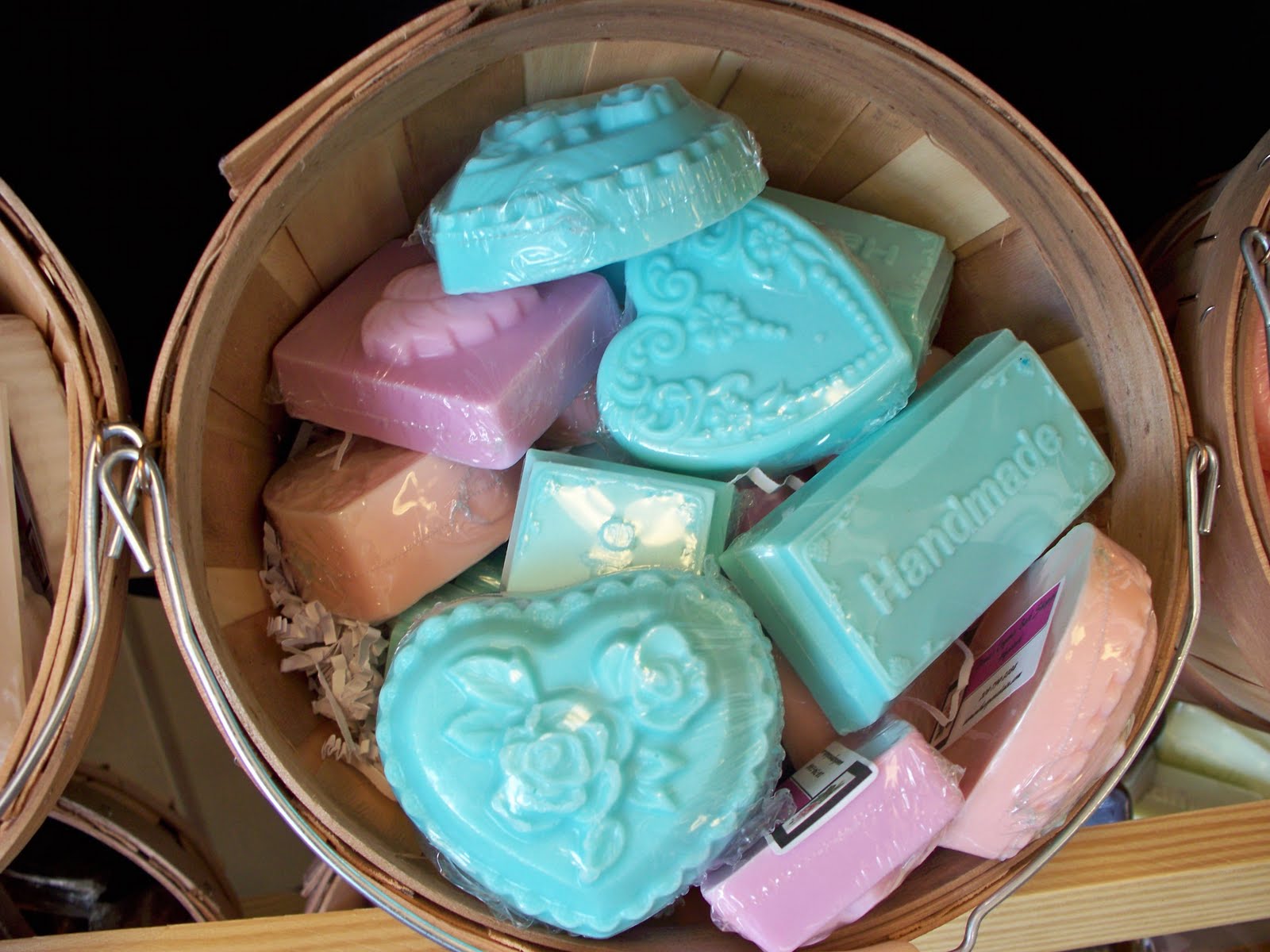 Heart to Heart Gifts and Home Decor: Hand-made decorative soaps - just