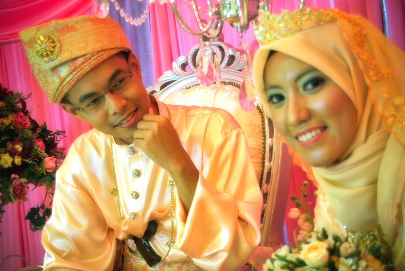 foto baju pengantin detail kristal