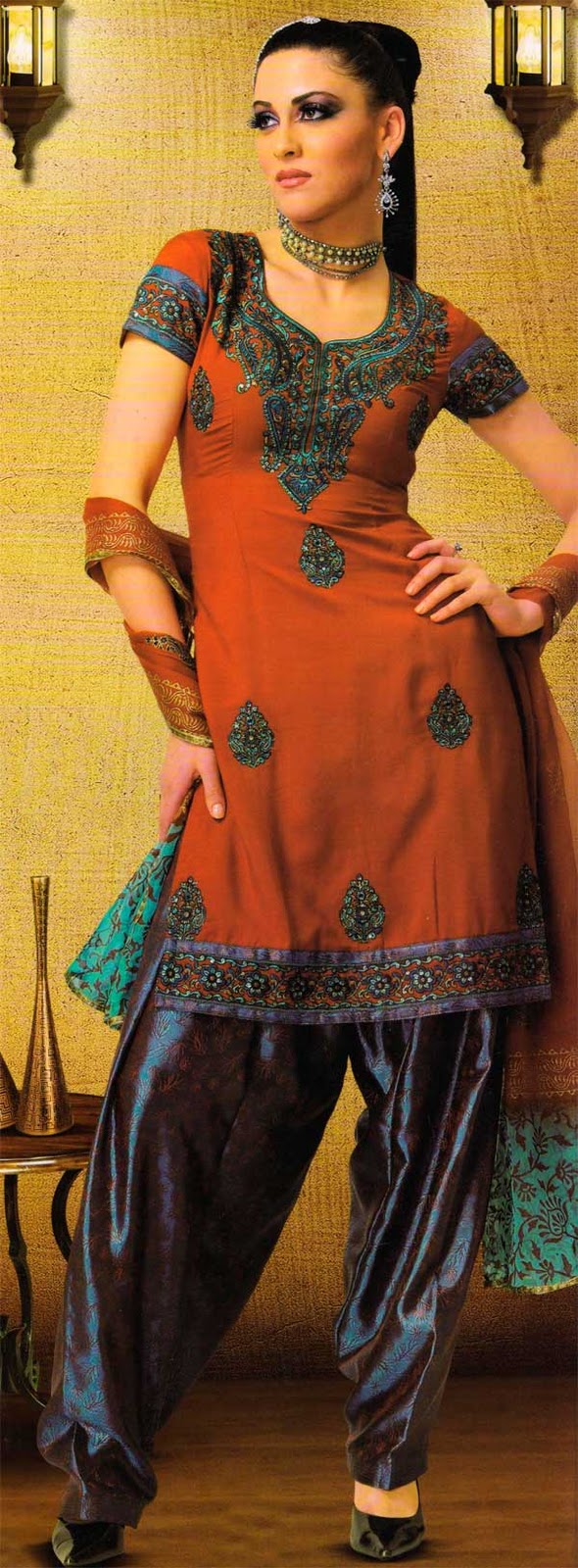 Punjabi Salwar Kameez With Embroidery : Salwar Kameez Online