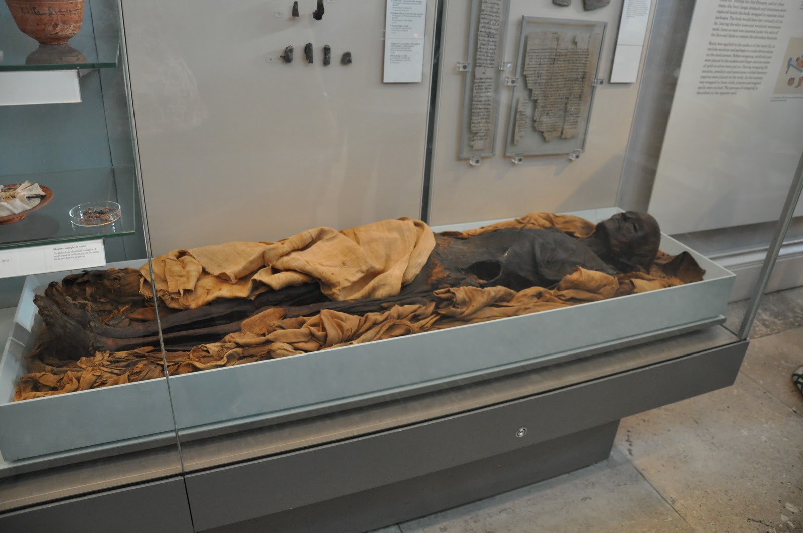 Mrs. Awesome Blogs: Wrap it up, it's a mummy