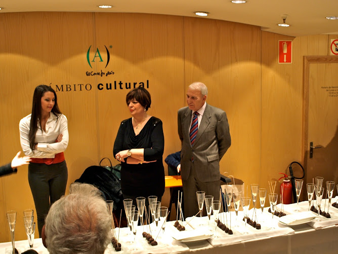 EXPOSICION DEBARBEYTO EN EL CORTE INGLES DE ALICANTE