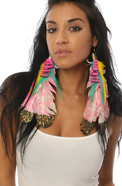 Owlita S Amazing Feather Earrings The Beading Gem Journal Owlita Is Now A Full Time Occupation Operating Out Of Real Studio Instead Her Kitchen Table The Jewelry Available From Website As Well