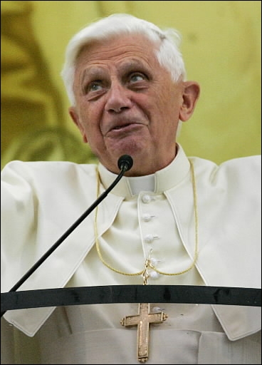 [BENOÎT+XVI+TRISTE.jpg]