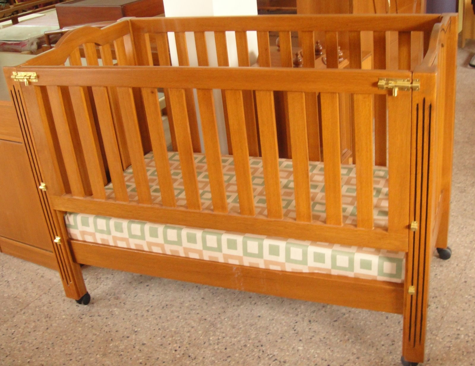 Chippendale...Bangalore Baby Crib