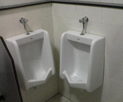 [poor-bathroom-design.jpg]