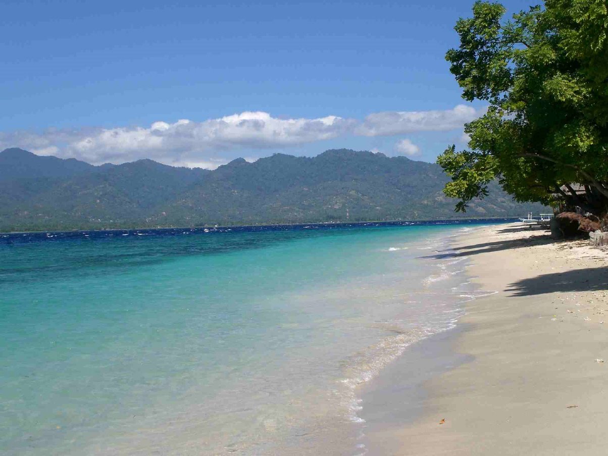 Foto Pantai Pasir Putih – Situbondo | Wisata Jawa