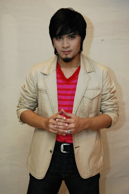 Shahir - Kebahagiaan Dalam Perpisahan MP3 Shahir - Kebahagiaan Dalam Perpisahan MP3