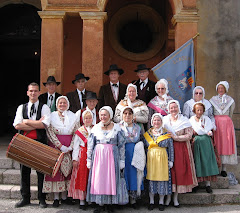 Le groupe devant l'église de Magagnosc